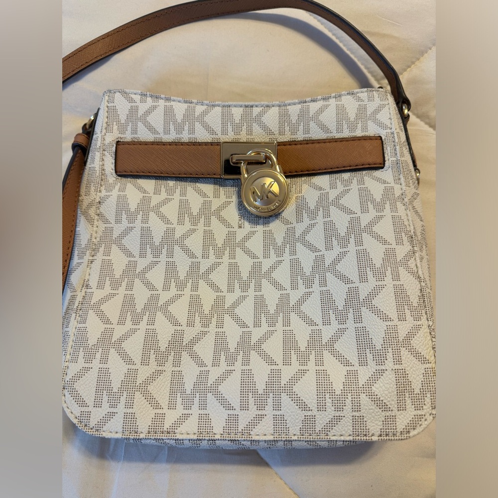 Michael Kors Crossbody Cream/Tan Purse